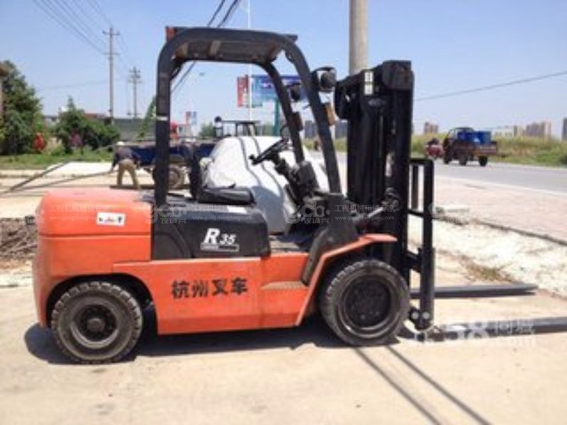 泉州液压叉车:制造业的秘密武器